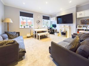 LIVING ROOM- click for photo gallery